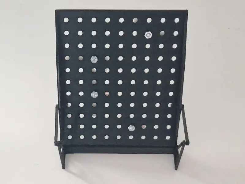 Photo of how the screws are done [2].